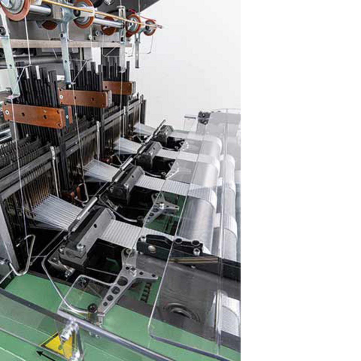 High speed circular knitting machine for chainette cords